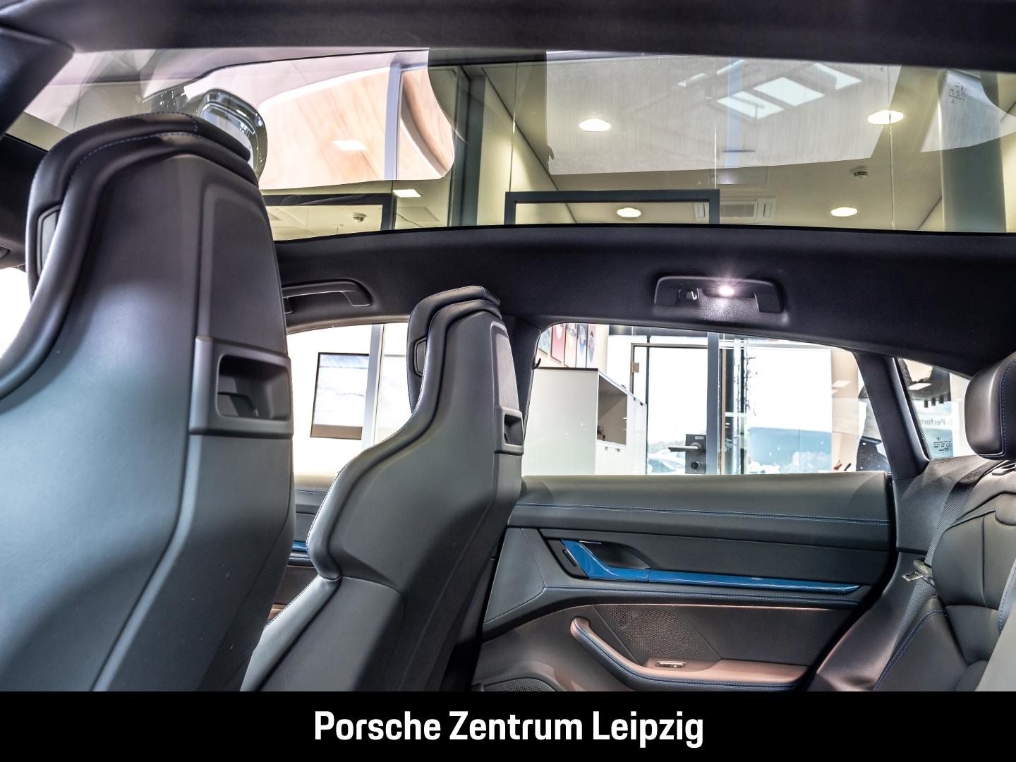 Porsche Taycan Black Edition Sport Turismo