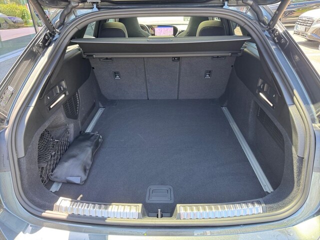 Audi A6 Avant Quattro S-Tronic