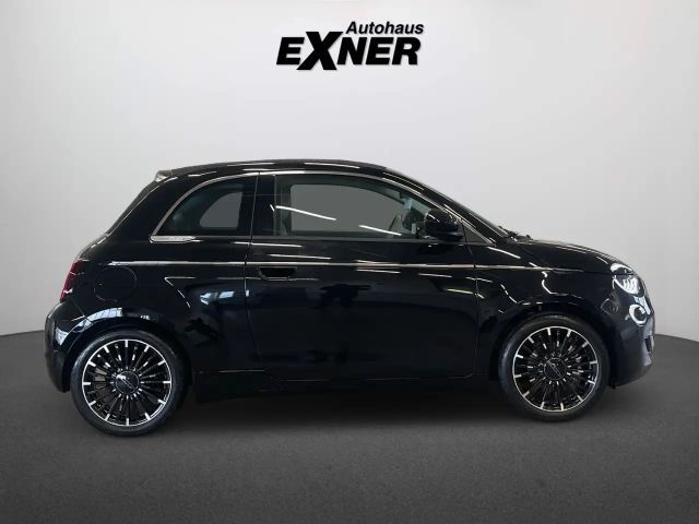 Fiat 500e La Prima