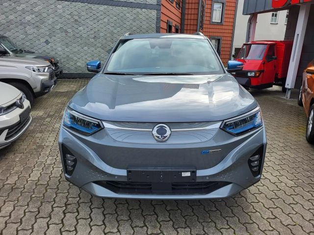SsangYong Korando eMotion TITANIUM+ACC+LED+VERKEHRSZEICHEN