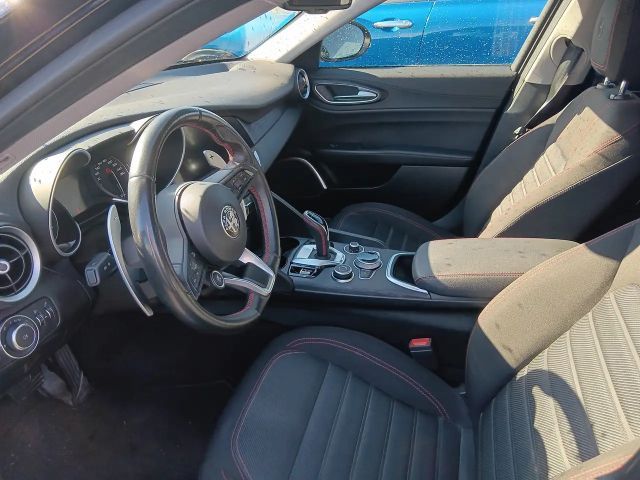 Alfa Romeo Giulia RWD Super