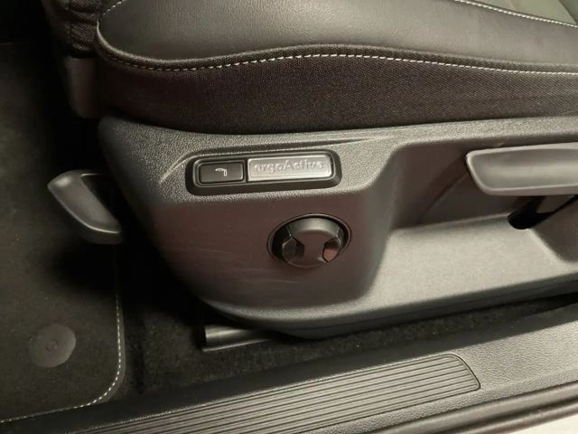 Volkswagen T-Roc 1.5 TSI DSG R-Line