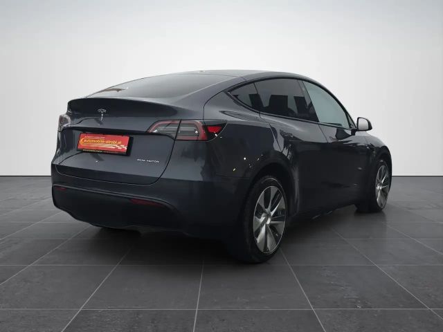 Tesla Model Y AWD