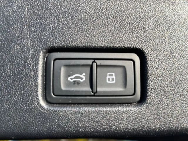 Audi Q4 e-tron Q4 45 e-tron Advanced AHK/EPH plus/uvm.