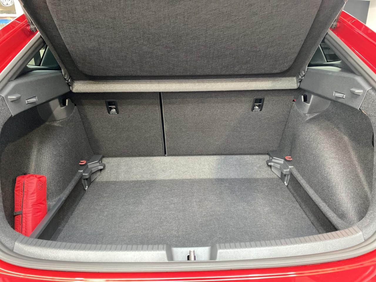 Volkswagen Taigo 1.0 TSI DSG R-Line