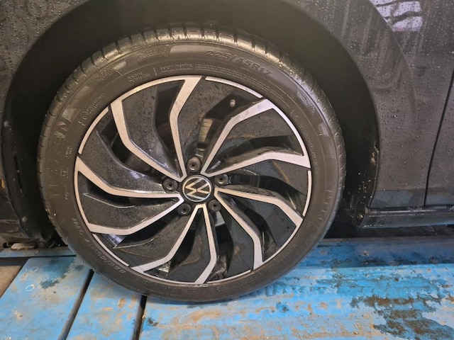 Volkswagen Golf 1.5 eTSI DSG