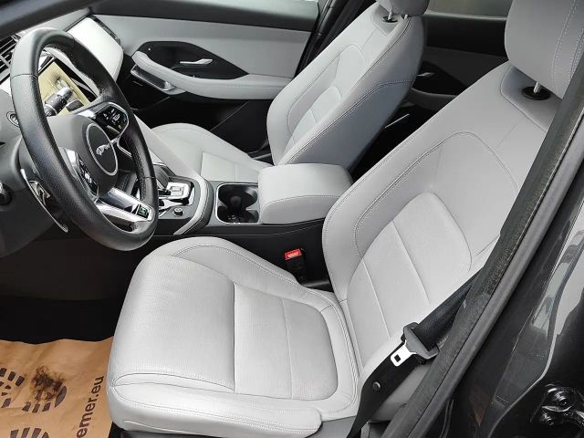 Jaguar E-Pace AWD P300e R-Dynamic SE