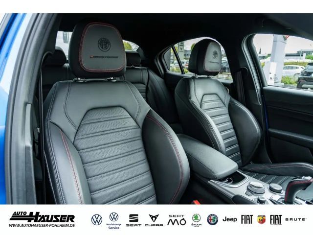 Alfa Romeo Giulia AT8 Q4 Turbo