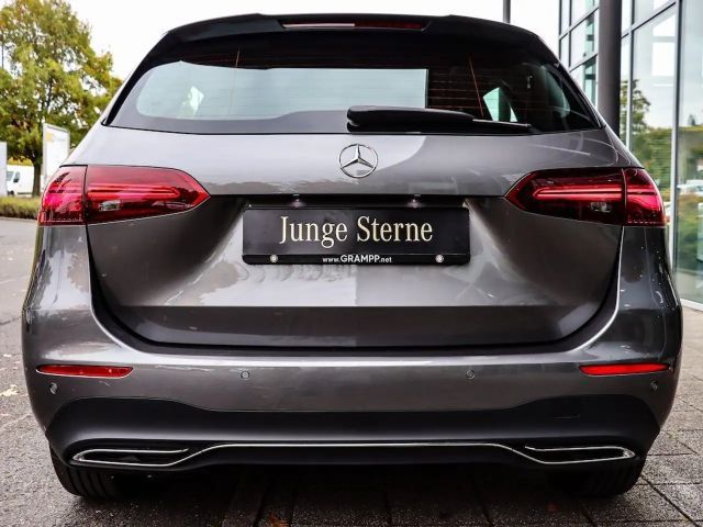 Mercedes-Benz B 200 Progressive Sedan