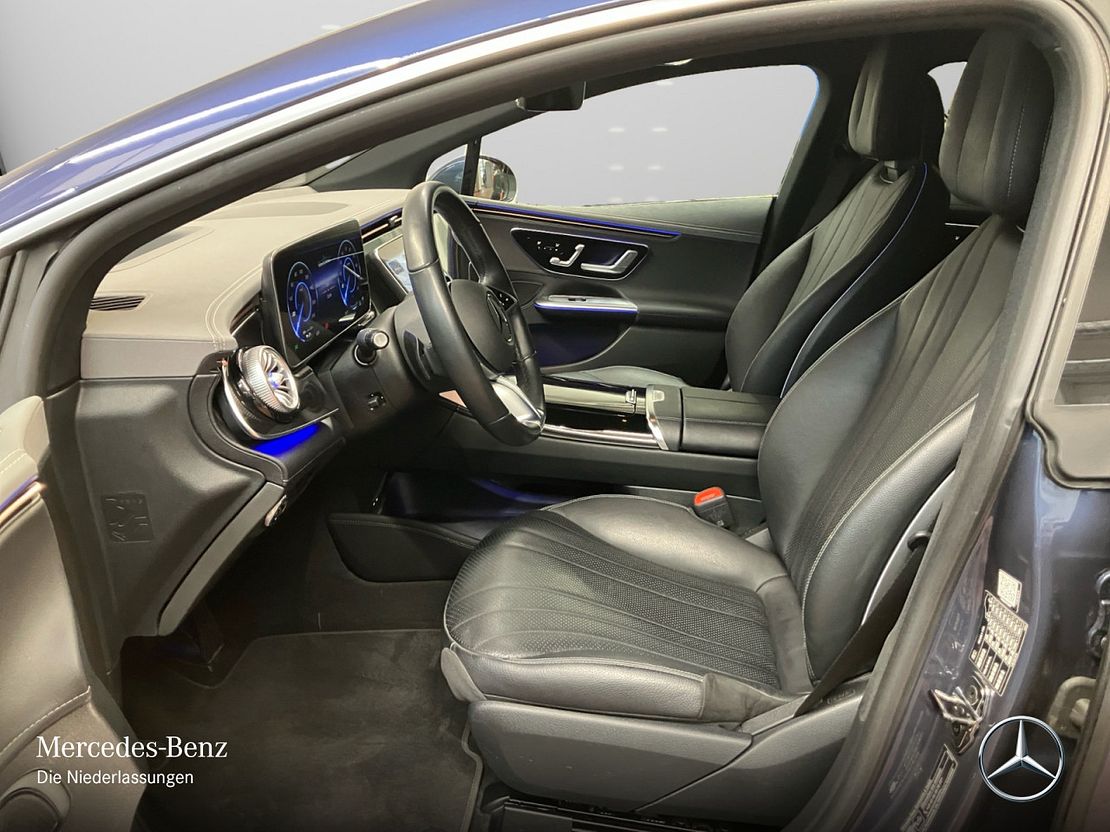 Mercedes-Benz EQE 300 Sedan