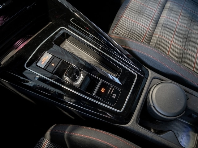 Volkswagen Golf 2.0 TSI DSG