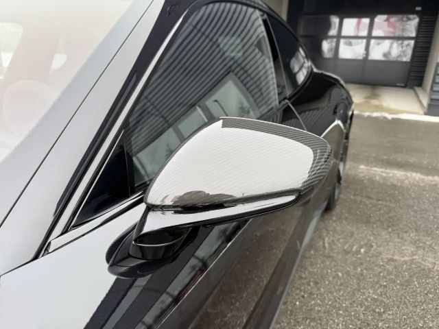 Porsche Taycan Turbo