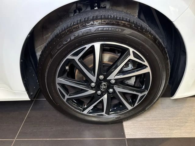 Toyota Yaris Hatchback Hybride Team D