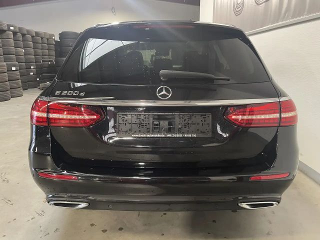 Mercedes-Benz E 200 AVANTGARDE E 200 d