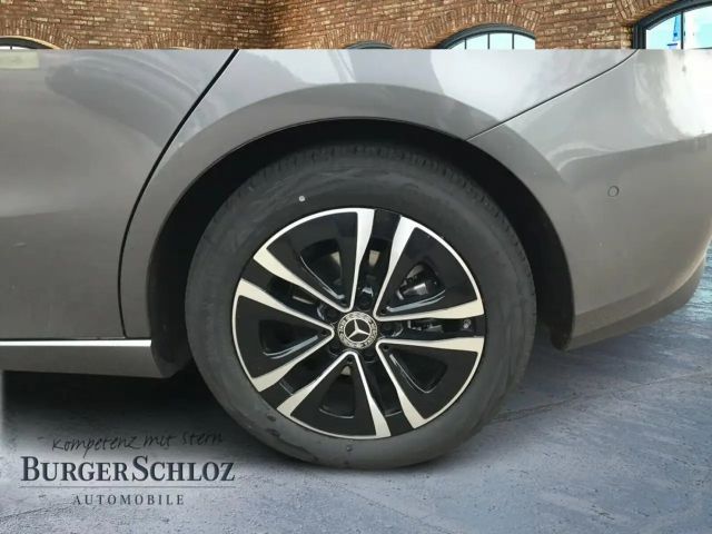 Mercedes-Benz B 180 SpurW W-Paket PDC SHZ SpurH LED el.Heck