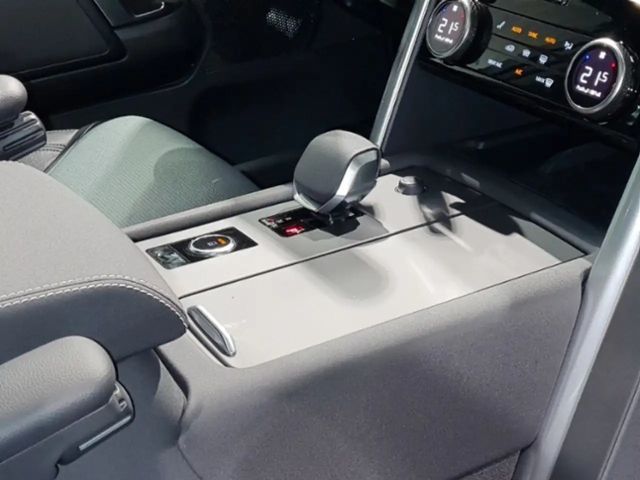 Land Rover Discovery AWD D250 Dynamic SE