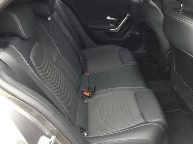 Mercedes-Benz A 200 A 200 d Progressive