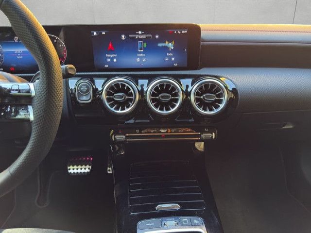 Mercedes-Benz CLA 180 Shooting Brake