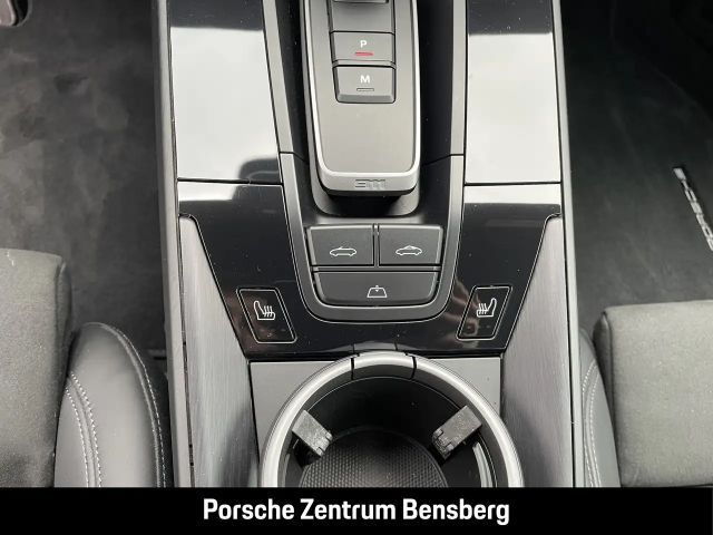 Porsche 992 Cabrio Carrera GTS