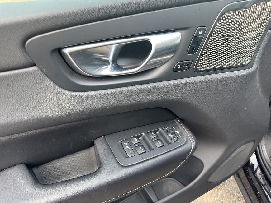 Volvo XC60 Dark Plus