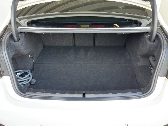 BMW 320 320e Advantage pakket Sedan