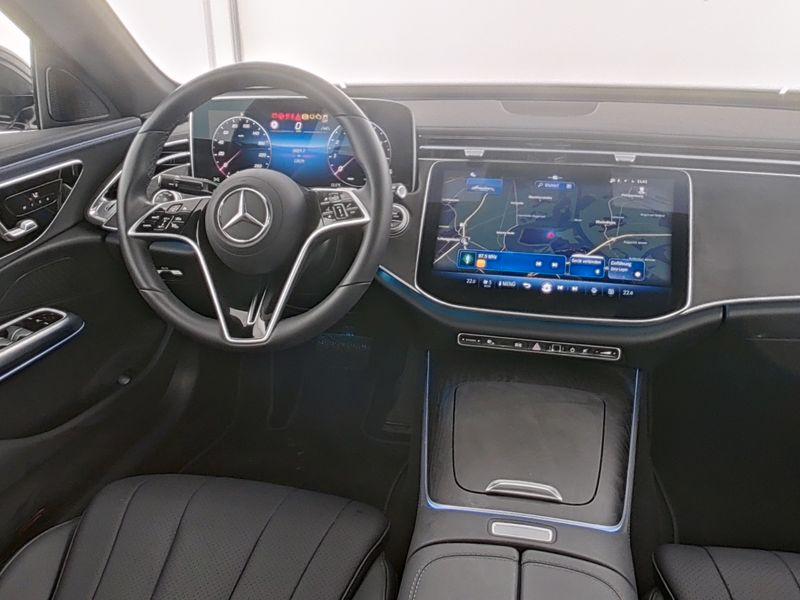 Mercedes-Benz E 200 AVANTGARDE Sedan