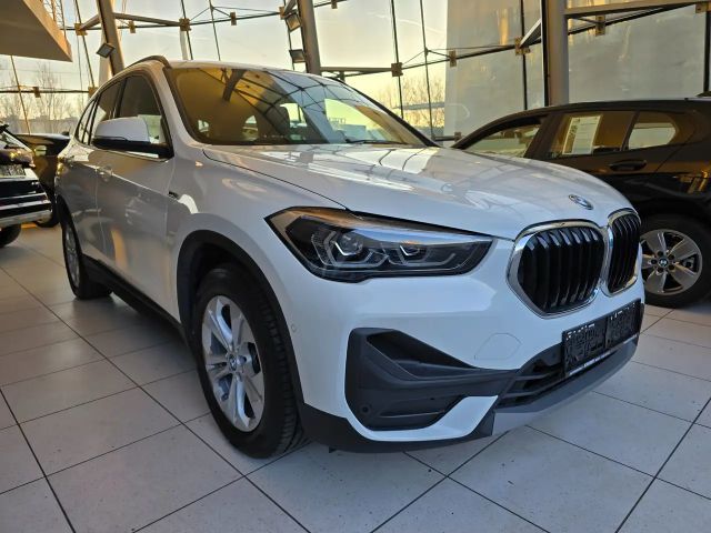 BMW X1 25e Hybrid Allrad A. neuwertiger Zustand -8.400 km