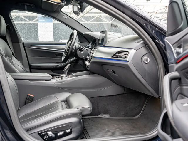 BMW 540 540d M-Sport Touring xDrive