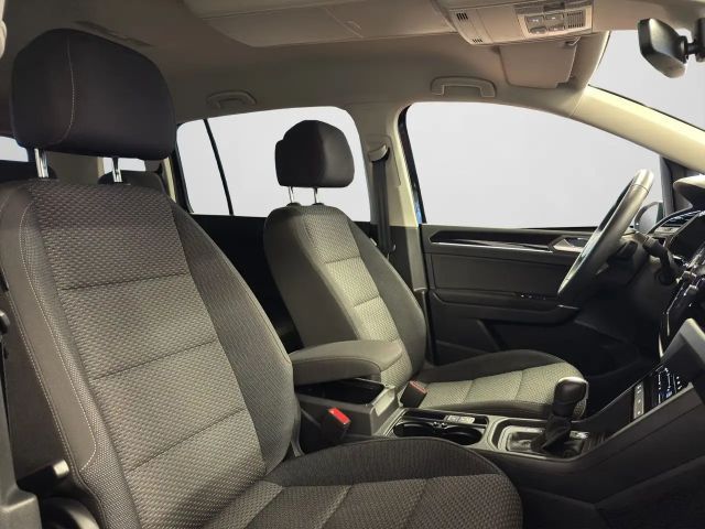 Volkswagen Touran 1.5 TSI DSG R-Line