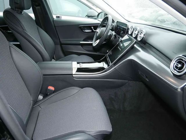 Mercedes-Benz C 200 4MATIC AVANTGARDE Sedan