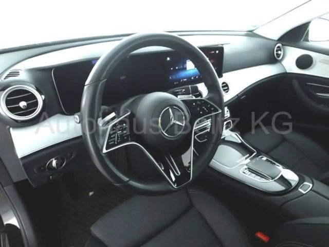 Mercedes-Benz E 220 AVANTGARDE E 220 d Estate