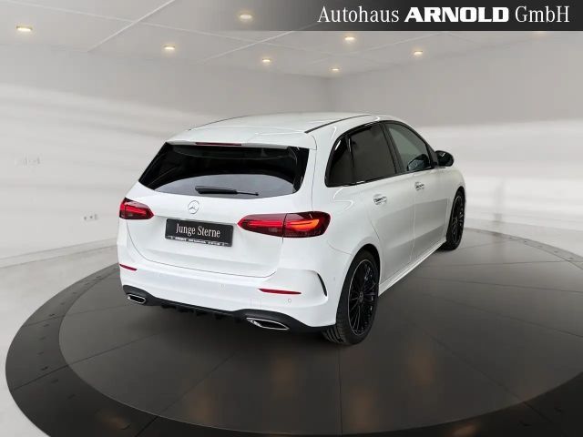 Mercedes-Benz B 200 AMG Line Sedan