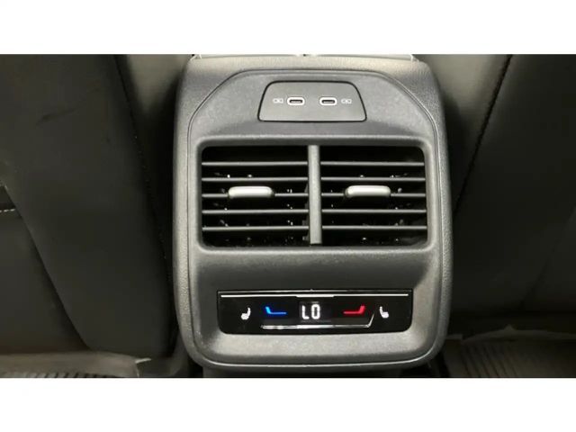 Volkswagen Passat 1.5 eTSI Business Variant