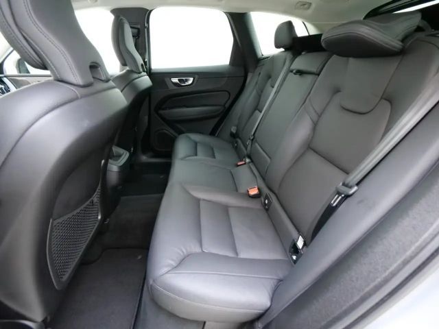 Volvo XC60 AWD Dark Plus