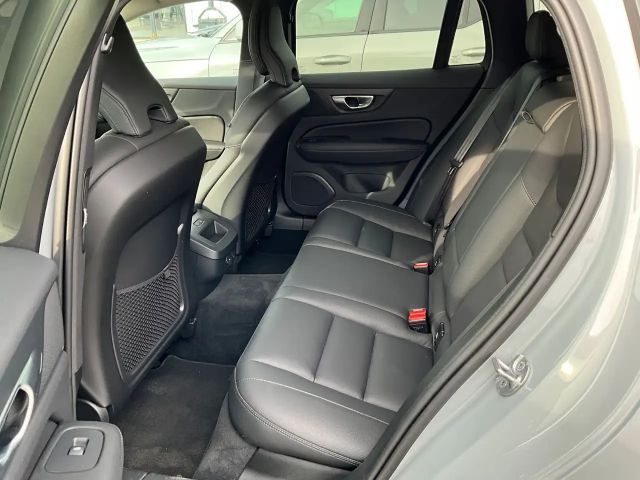 Volvo V60 Cross Country AWD Plus