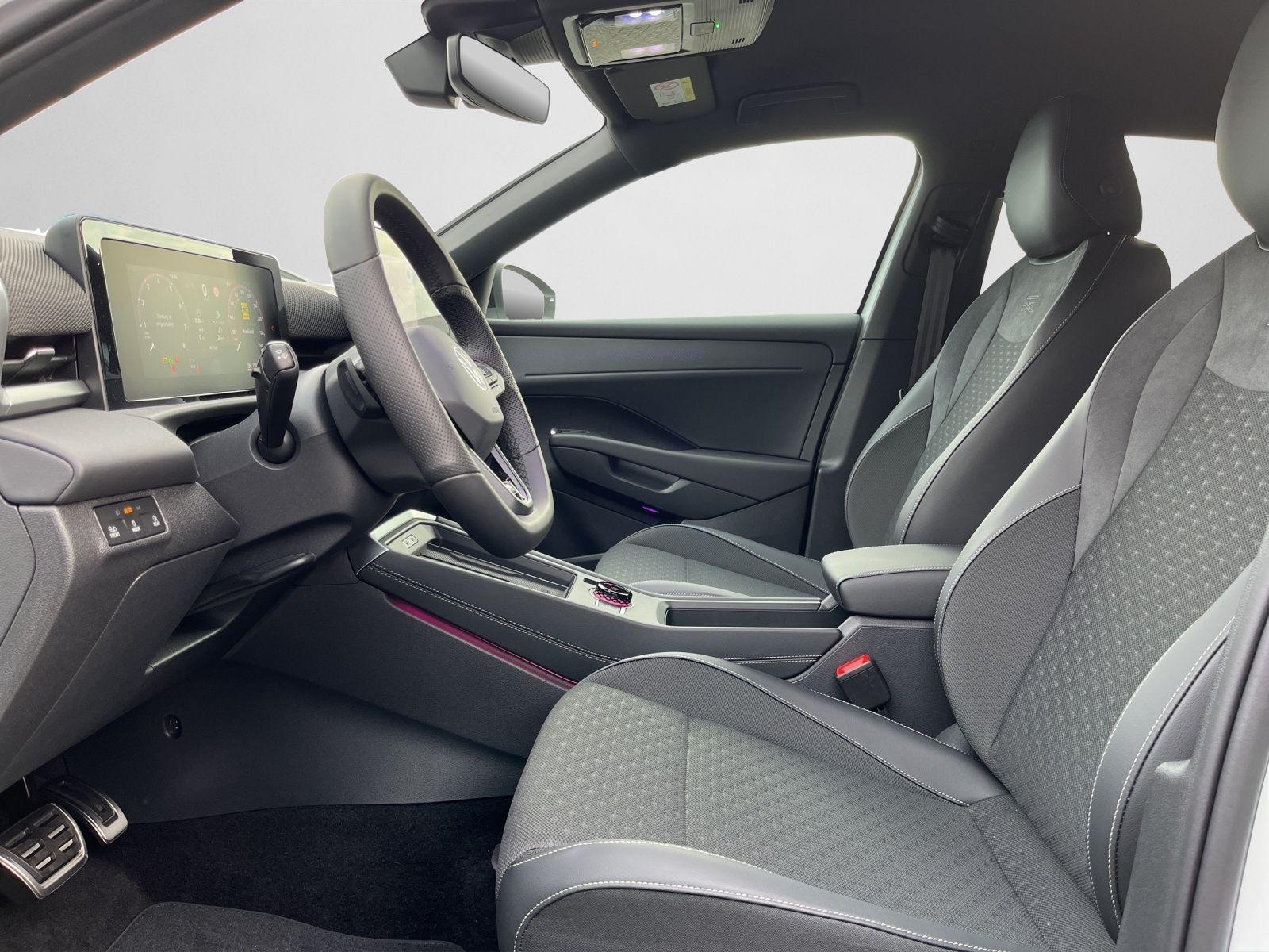 Volkswagen T-Roc 1.5 eTSI DSG R-Line