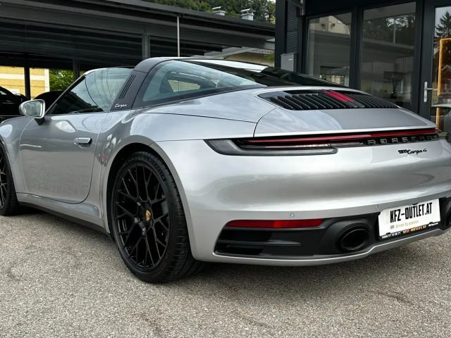 Porsche 992 4 Cabrio Targa