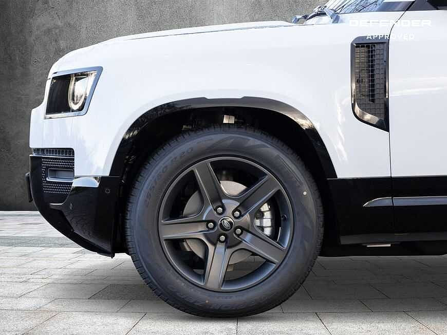 Land Rover Defender 110 Dynamic SE