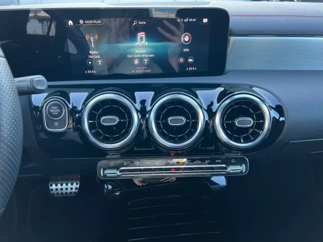 Mercedes-Benz CLA 200 AMG Line Coupé