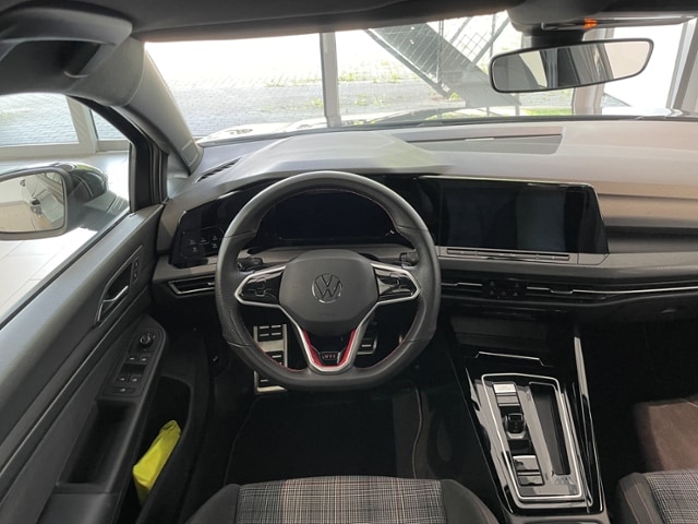 Volkswagen Golf 2.0 TSI DSG