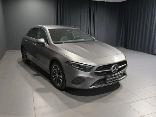 Mercedes-Benz A 200 A 200 d