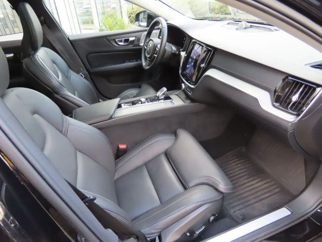 Volvo V60 Cross Country Pro