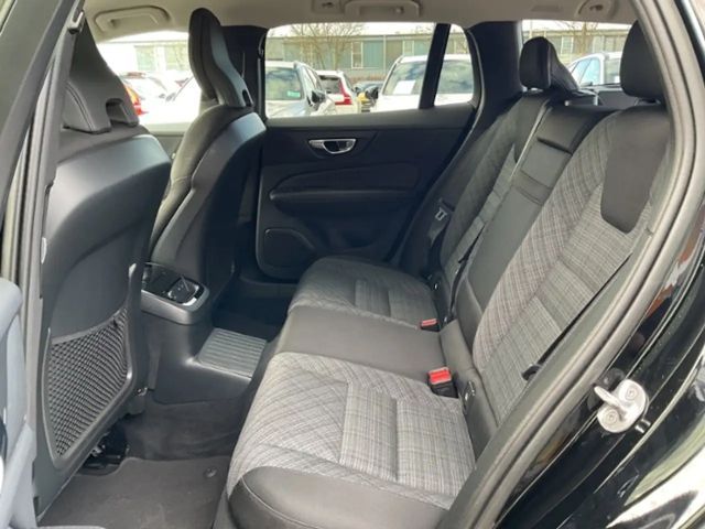 Volvo V60 AWD Core T6