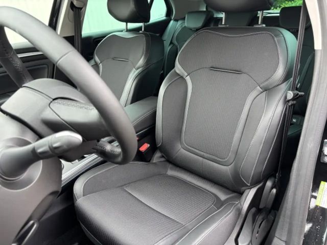 Renault Megane Hybrid Techno