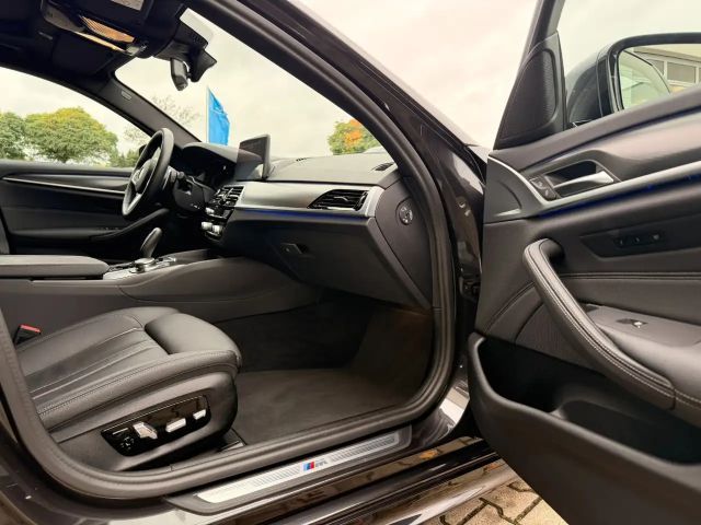 BMW 530 530d M-Sport Touring xDrive