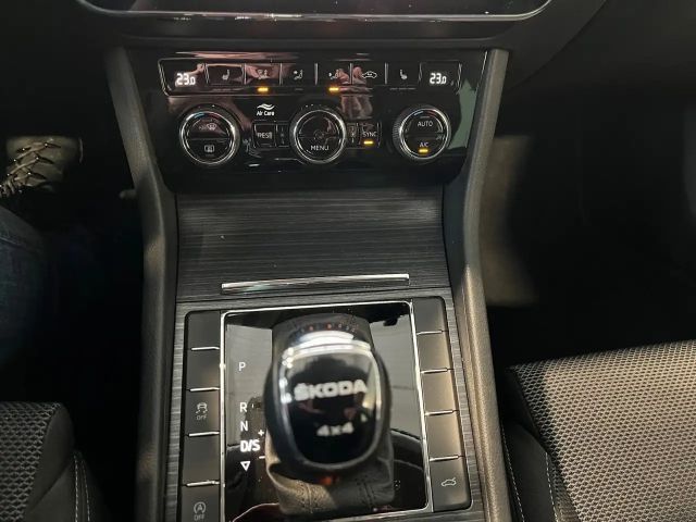 Skoda Superb 4x4 Combi Style Style