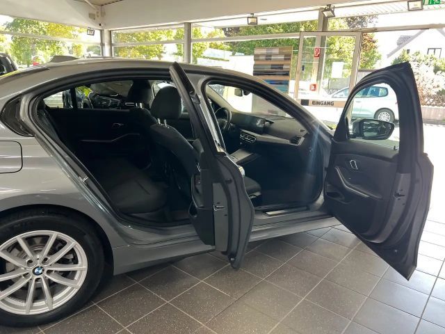 BMW 320 320d Sedan xDrive