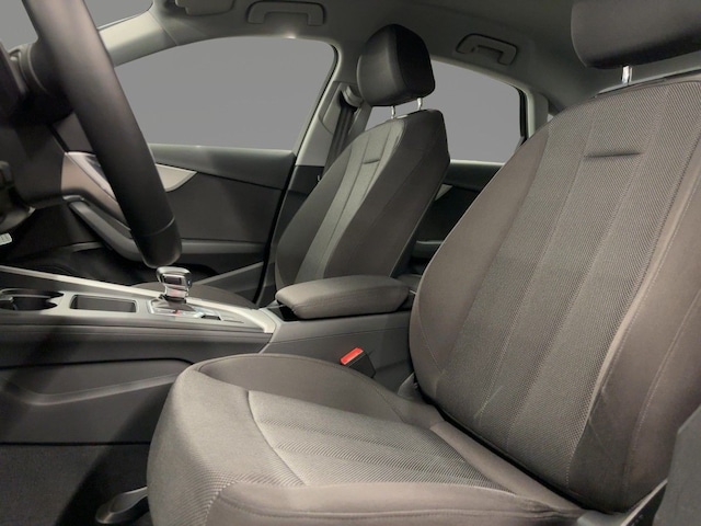 Audi A4 30 TDI S-Tronic Sedan