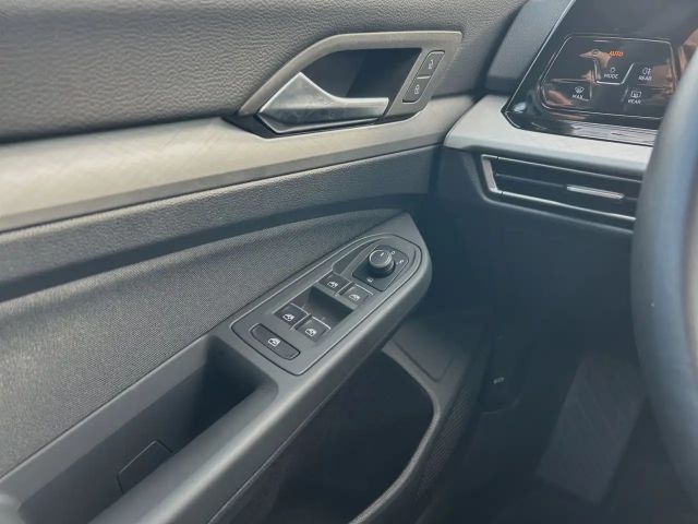 Volkswagen Golf 1.0 TSI Life Variant