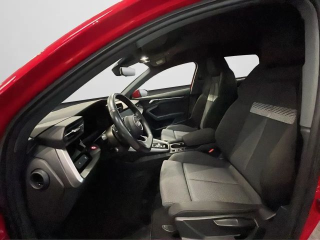 Audi A3 40 TFSI Hybride S-Line Sedan